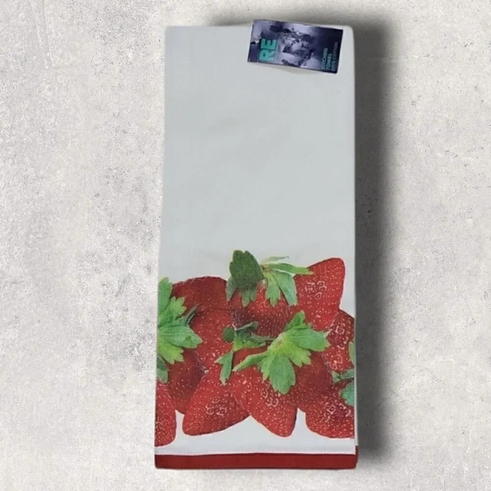 ROOM ESSENTIALS STRAWBERRY KITCHEN TOWEL - NEW WITH TAGS!